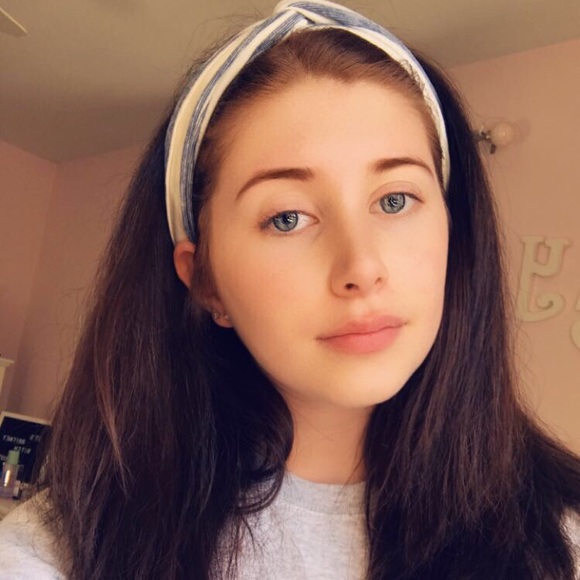 Meet your Posher, Lindsey - Picture 1 of 1